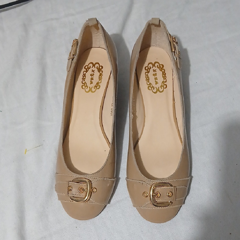 MYRA Paxton Elegant Tan Buckle Wedges Size 10 Upper Leather